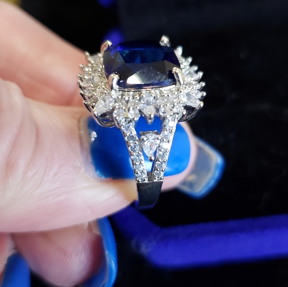 New Gorgeous 925 Emerald cut sapphire ring - Picture 6 of 8